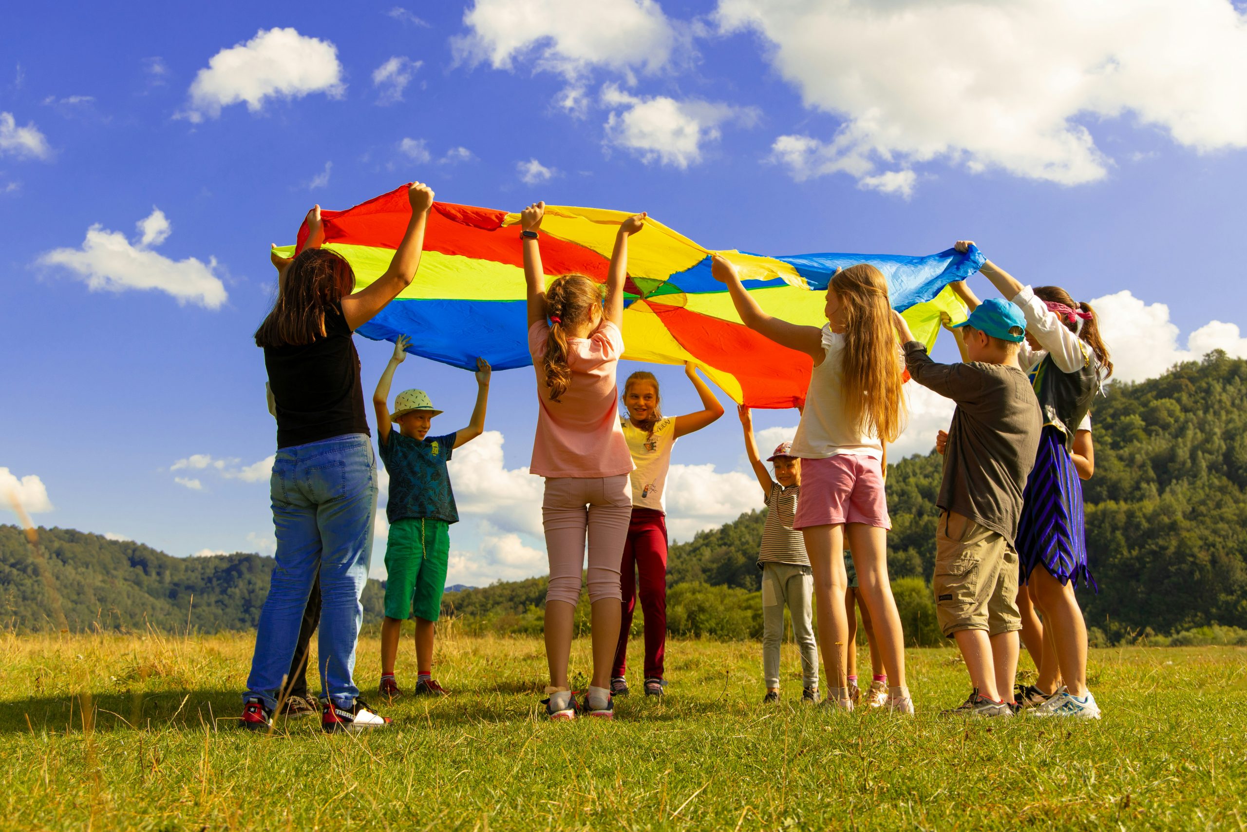 artem-kniaz-DqgMHzeio7g-unsplash SELLO EDUCAR PARA LA PAZ